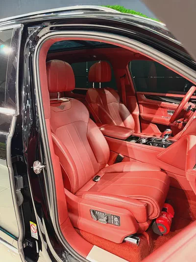 Bentley Bentayga Gcc V8 All Services History Agency-16