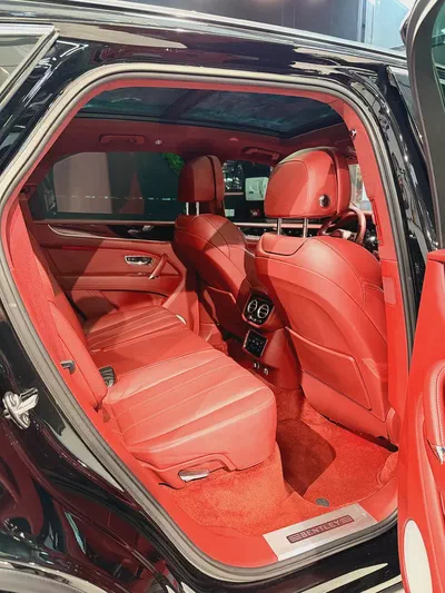 Bentley Bentayga Gcc V8 All Services History Agency-17