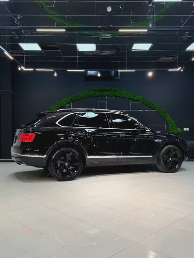 Bentley Bentayga Gcc V8 All Services History Agency-4