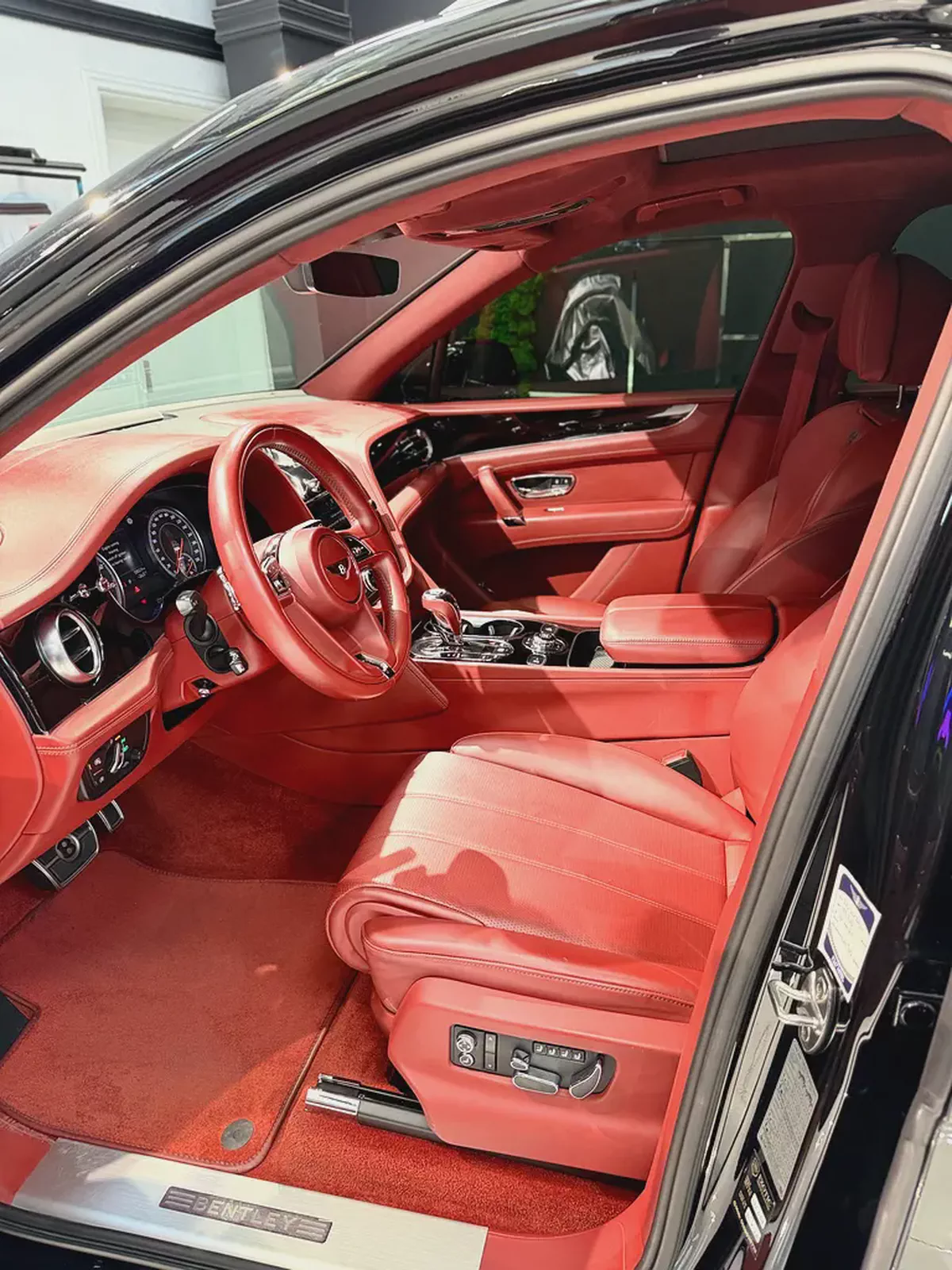 Bentley Bentayga Gcc V8 All Services History Agency-10-10