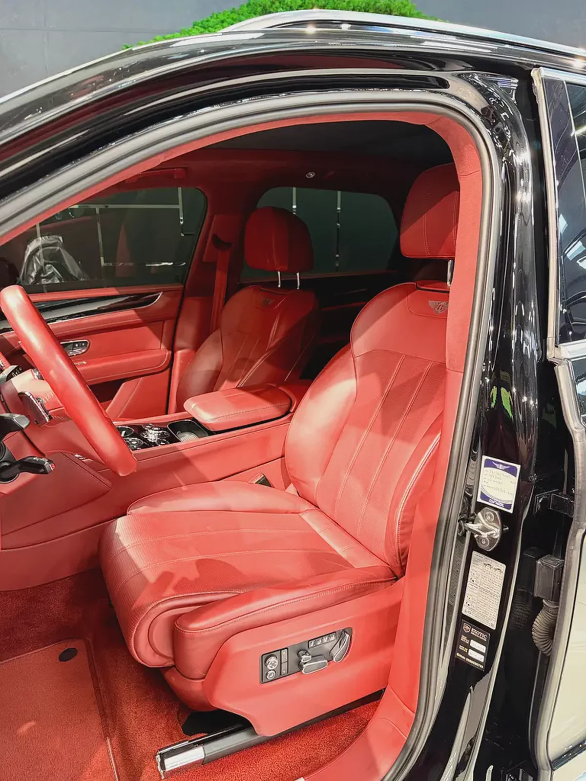 Bentley Bentayga Gcc V8 All Services History Agency-13-13