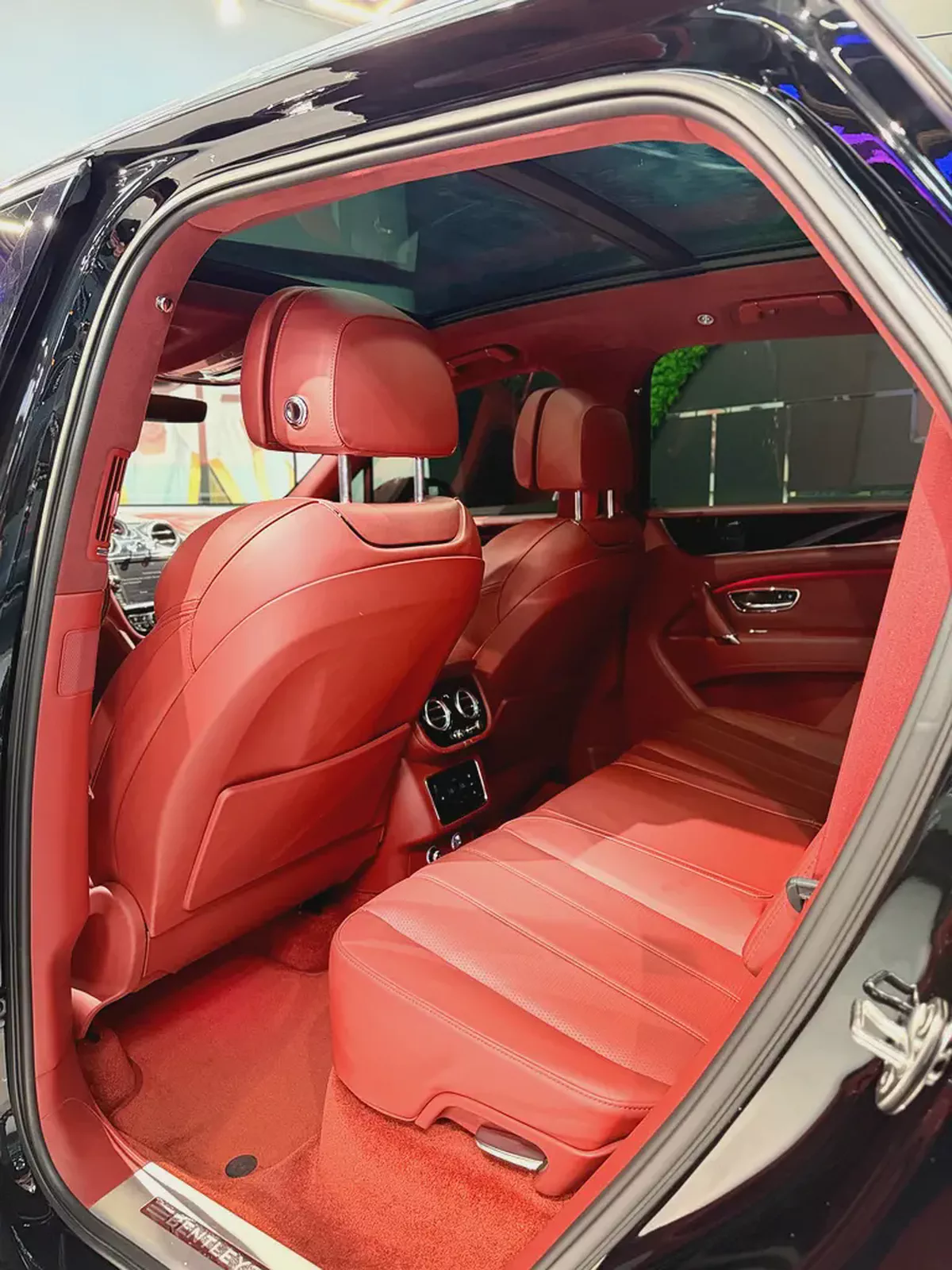Bentley Bentayga Gcc V8 All Services History Agency-14-14