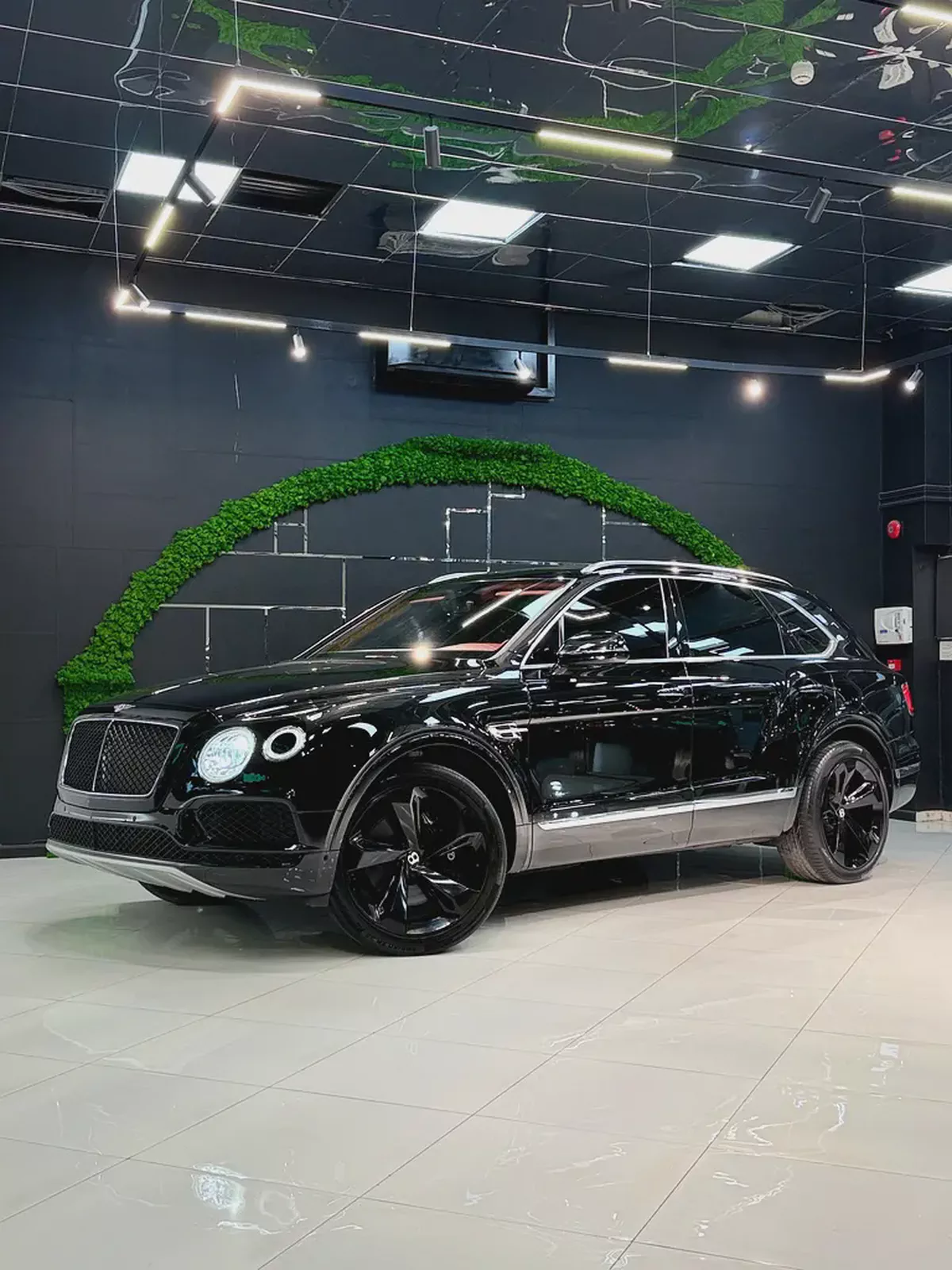 Bentley Bentayga Gcc V8 All Services History Agency