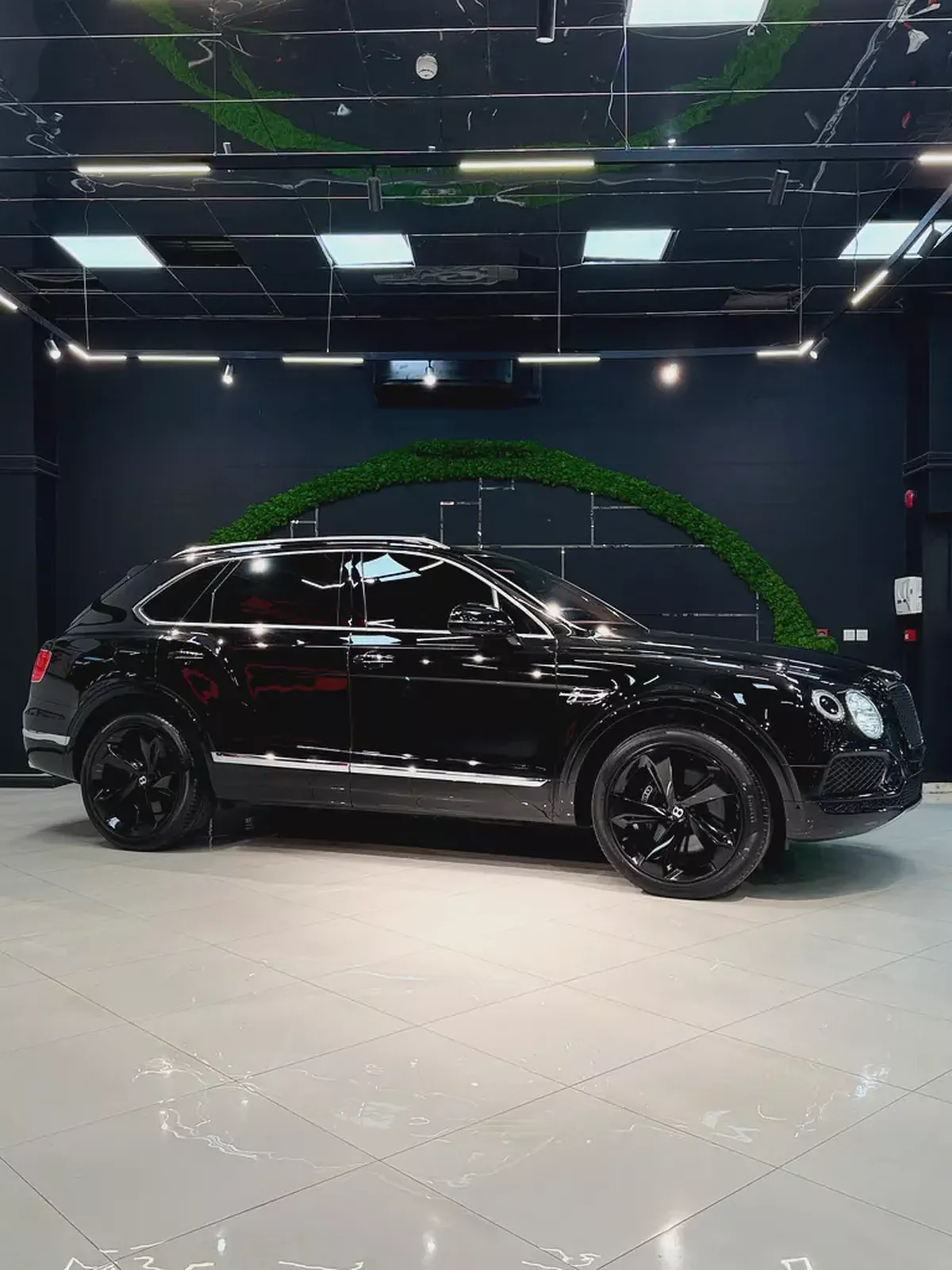 Bentley Bentayga Gcc V8 All Services History Agency-3-3