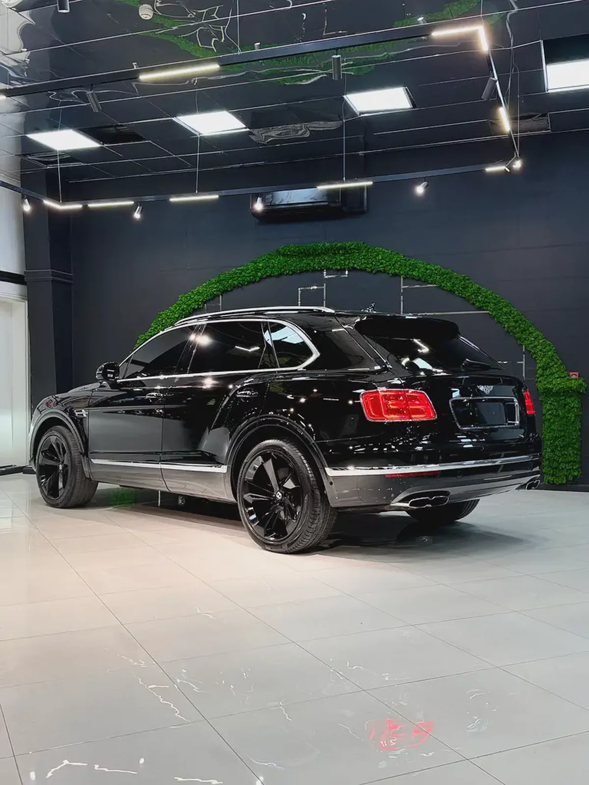 Bentley Bentayga Gcc V8 All Services History Agency-7-7