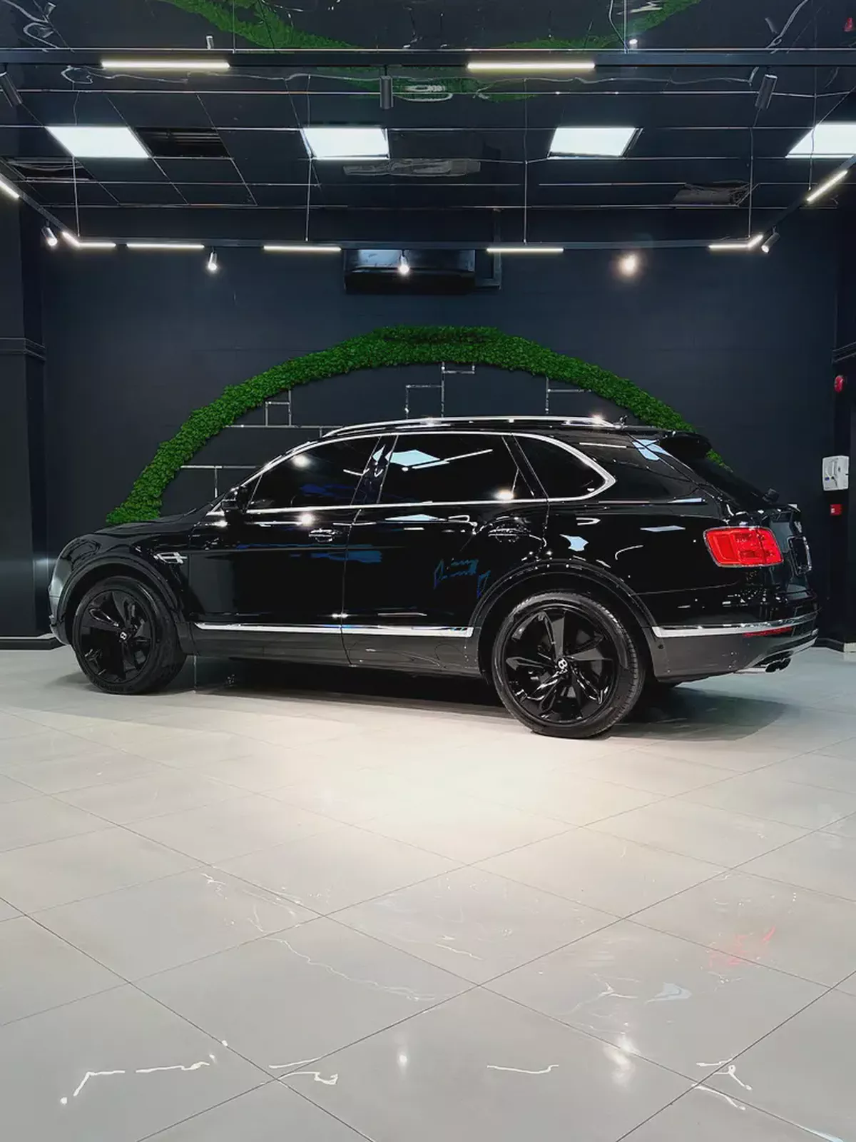 Bentley Bentayga Gcc V8 All Services History Agency-8-8