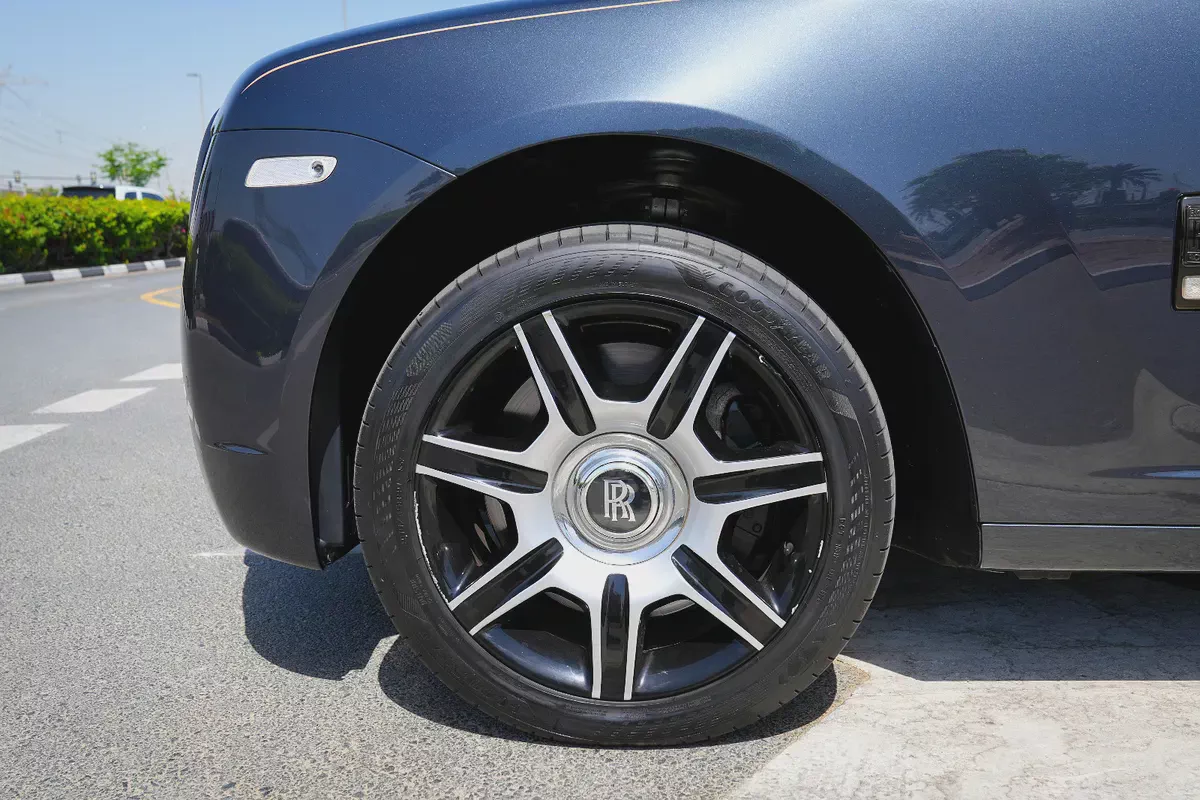 ROLLS ROYCE GHOST 2011!! GCC SPECS!! WELL MAINTAINED-19-19
