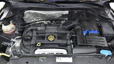Volkswagen Tiguan R-Line ( 2016 Model ) in Beige Color GCC Specs-1
