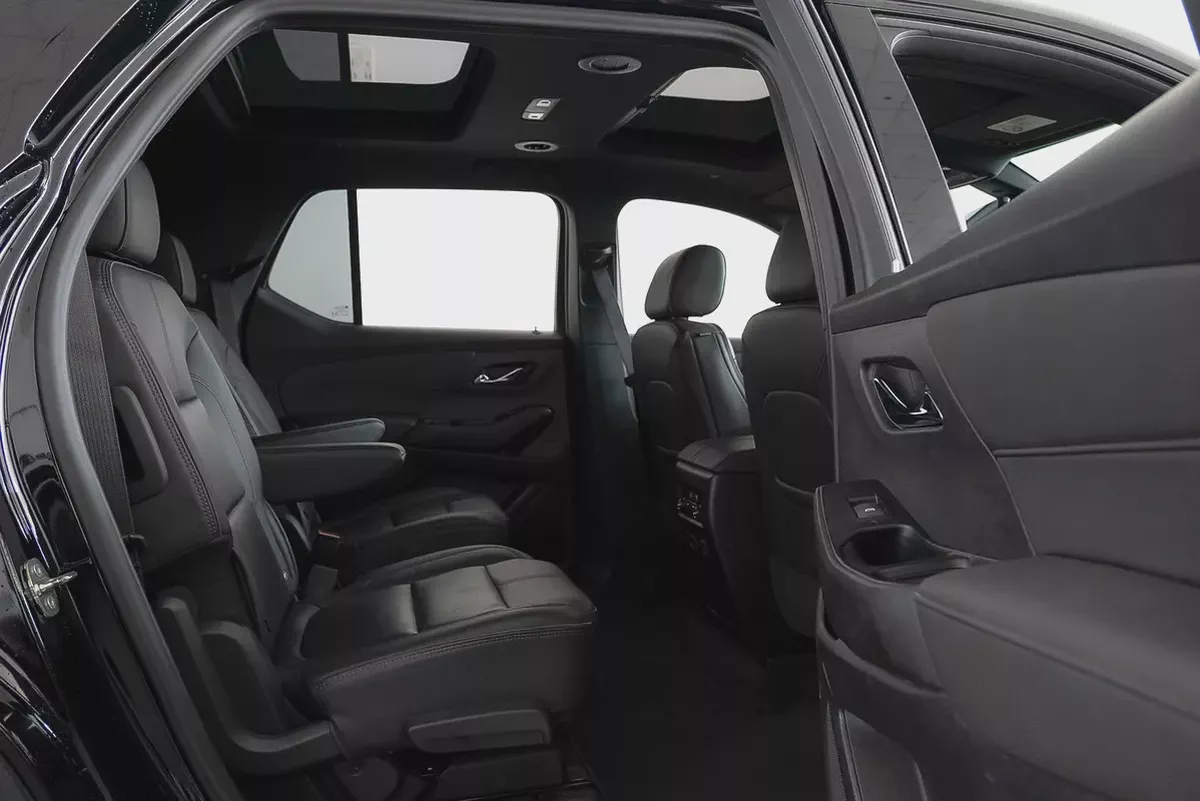 2,187 AED / 60 months | 0% DP | 2023 Chevrolet Traverse RS AWD / Warranty and Service Pack-14-14