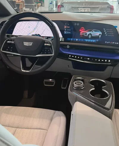 2025 Cadillac Optiq Luxury | GCC Specs | Brand New Electric SUV-7