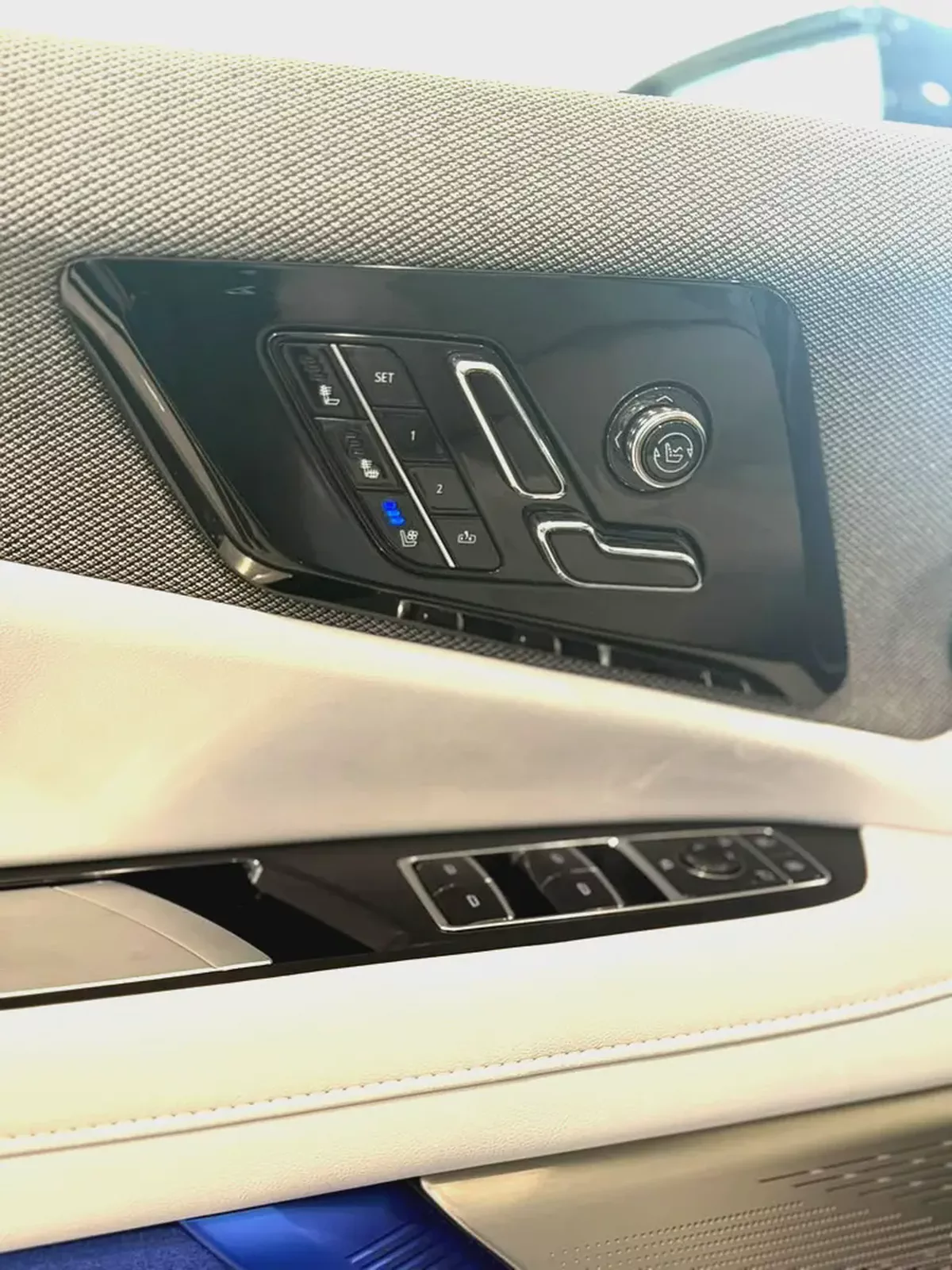 2025 Cadillac Optiq Luxury | GCC Specs | Brand New Electric SUV-10-10
