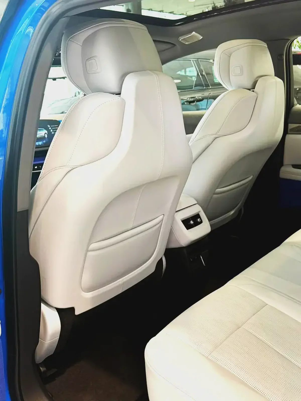 2025 Cadillac Optiq Luxury | GCC Specs | Brand New Electric SUV-12-12