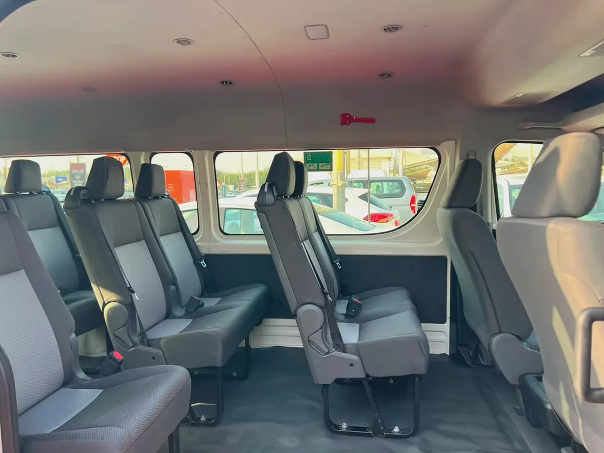 2022 Toyota Hiace | 13 Seats | Cruise Control | GCC | Manual | Clean | Ref#1066-12-12