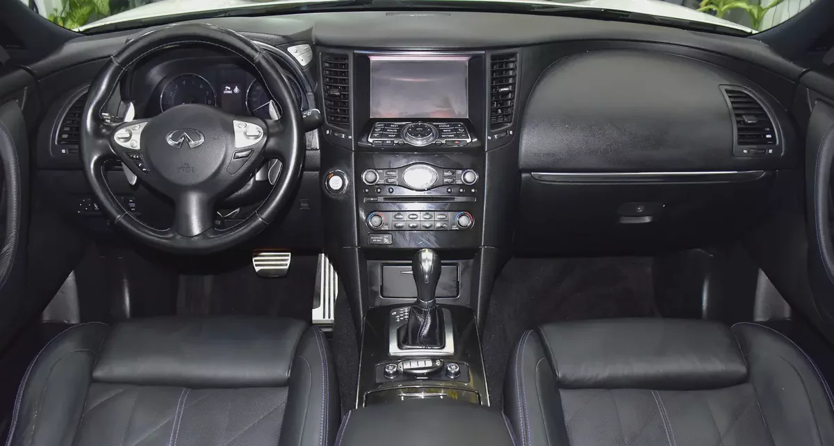 EXCELLENT DEAL for our Infiniti QX70s ( 2016 Model ) in White Color GCC Specs-10-10