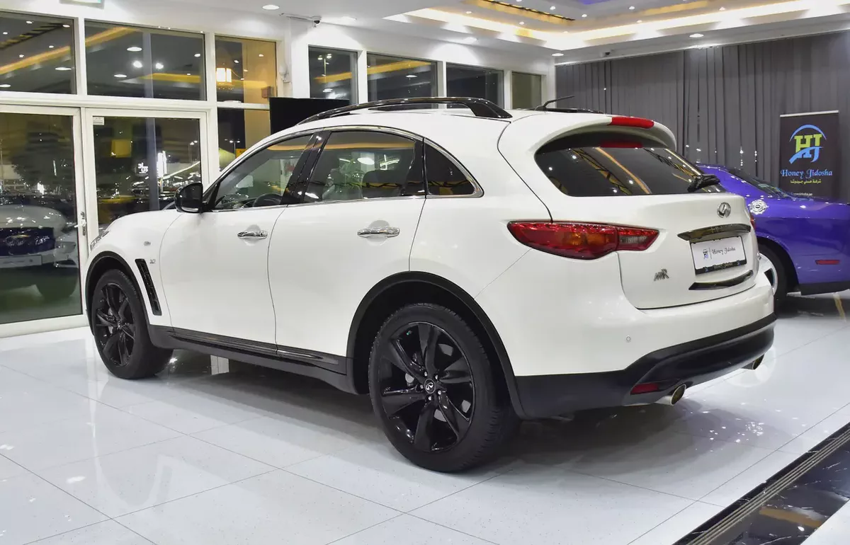 EXCELLENT DEAL for our Infiniti QX70s ( 2016 Model ) in White Color GCC Specs-6-6