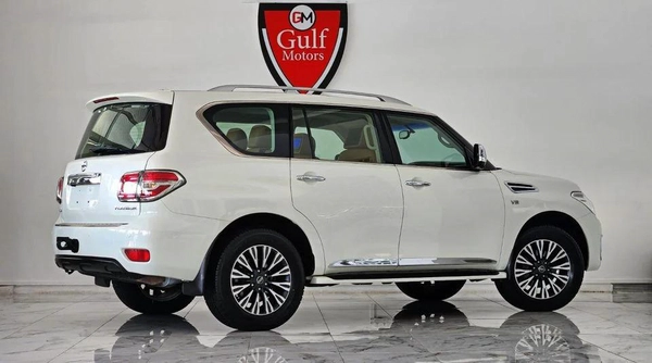 Nissan Patrol SE Platinum 5.6L V8 engine 7-speed automatic transmission