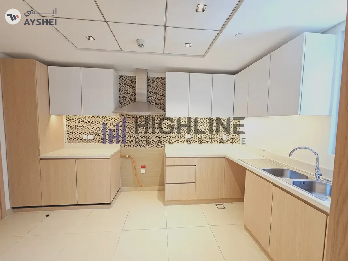 1 Month Free + 5% Disscount | Sea View | Maids Room | Next to Metro | Ready to Move - IN-25-25
