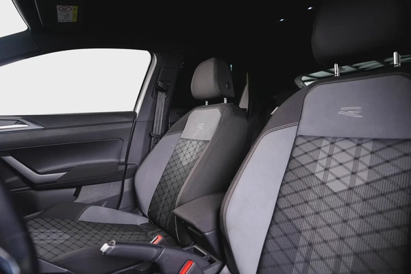 Volkswagen Tiago -R Line - Black Pack