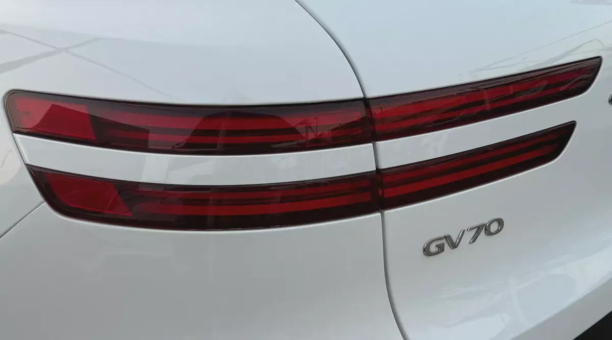 GENESIS - GV70 - 2023 - SPORT - V4 - 2,5L - BY TURBO - AMERICAN SPECS VERY GOOD CONDITION-16-16