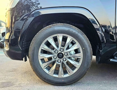Toyota Land Cruiser VX  /BIG DVD/JBL SPEAKERS / REAR ENTERTAINMENT DVD /MID OPTION (CODE#VX4MA)-2