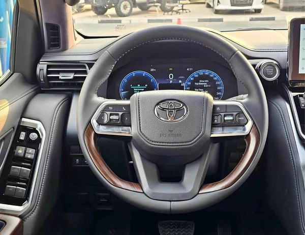 Toyota Land Cruiser VX  /BIG DVD/JBL SPEAKERS / REAR ENTERTAINMENT DVD /MID OPTION (CODE#VX4MA)