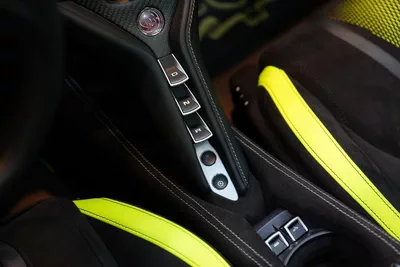 McLaren 750S Spider-16
