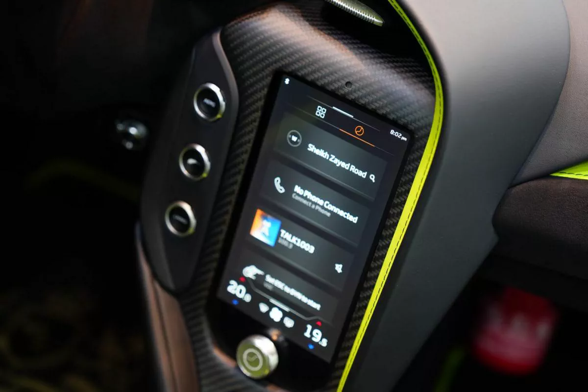 McLaren 750S Spider-5-5