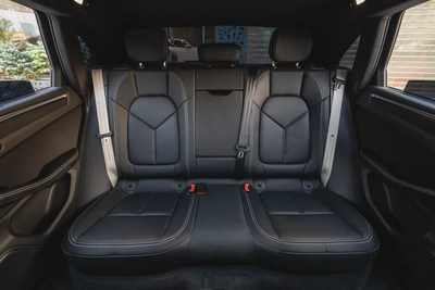Porsche Macan 2024-19
