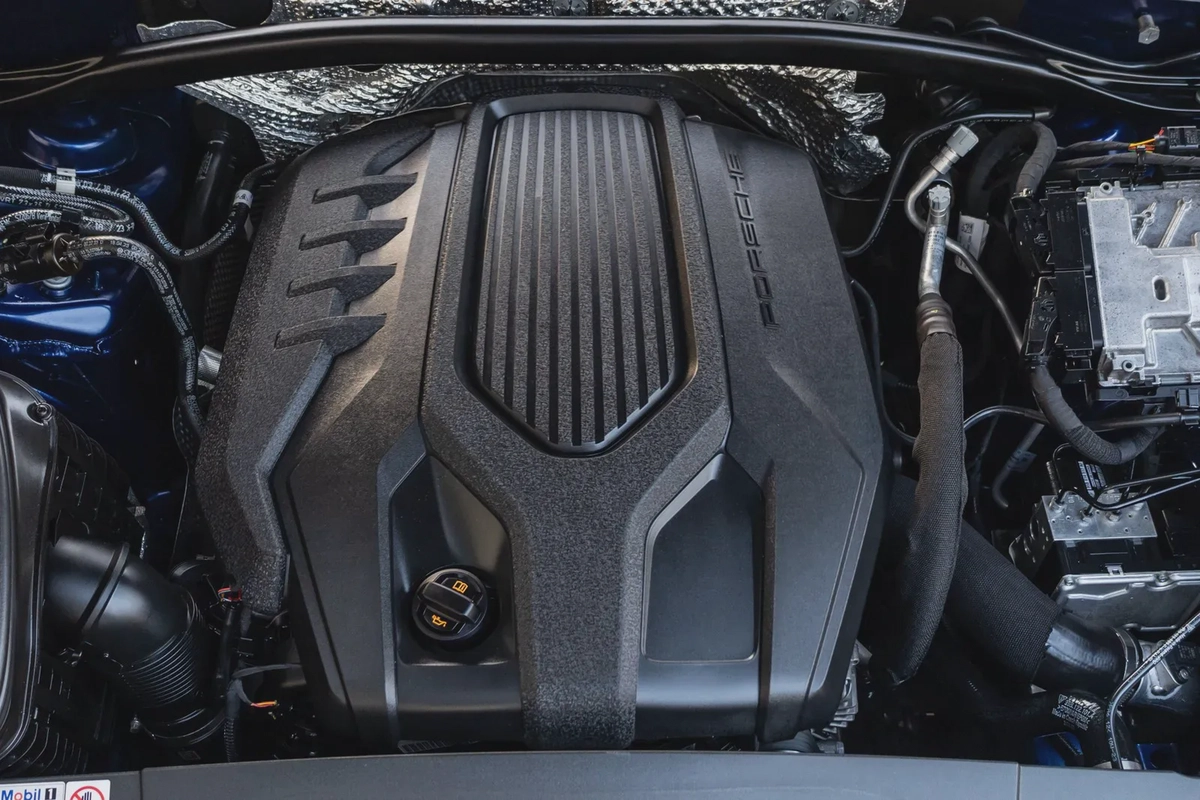 Porsche Macan 2024-13-13
