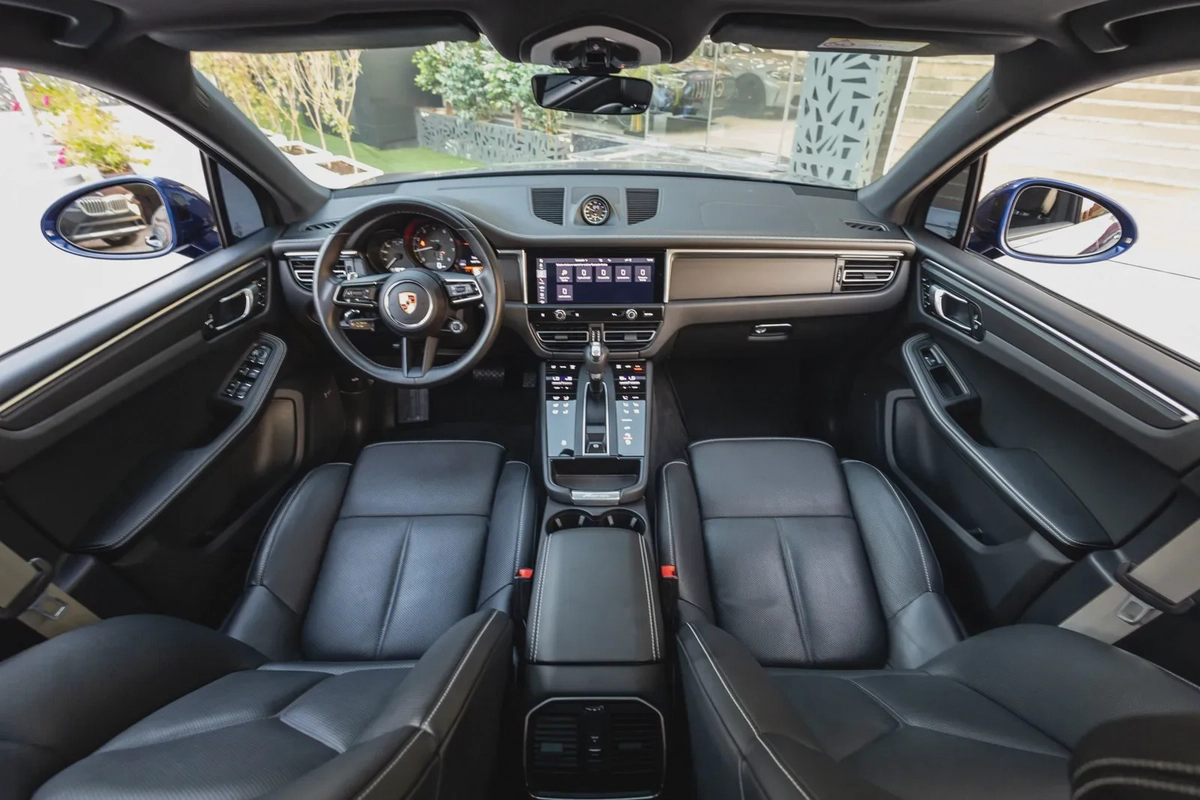 Porsche Macan 2024-6-6