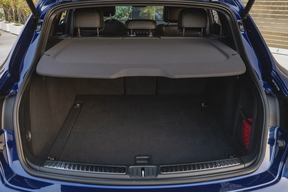Porsche Macan 2024-11-11