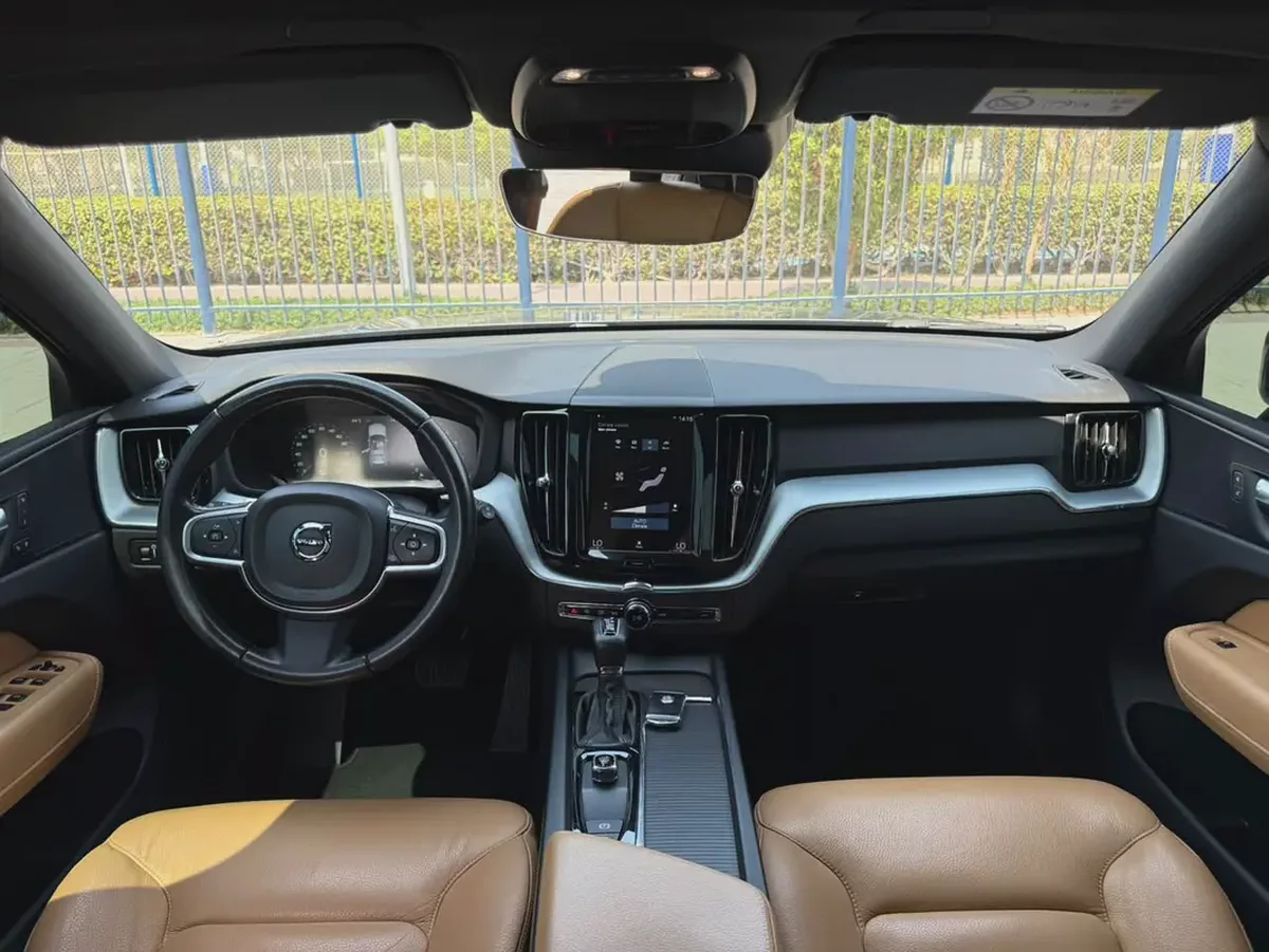 2018-Volvo XC60 T5+-Excellent Condition-Bank Finance Available-12-12