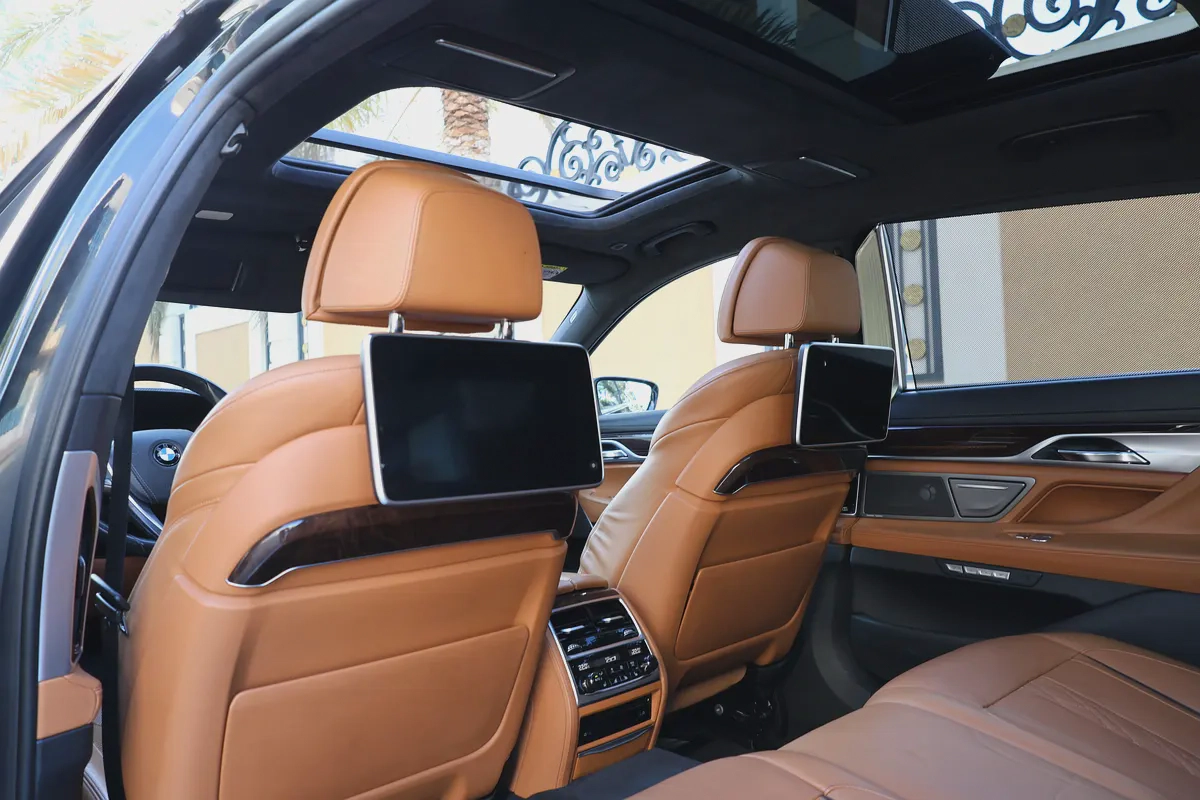 BMW 7-Series-740Li-2016-98000KM-GCC SPECS-EXCELLENT CONDITION-17-17