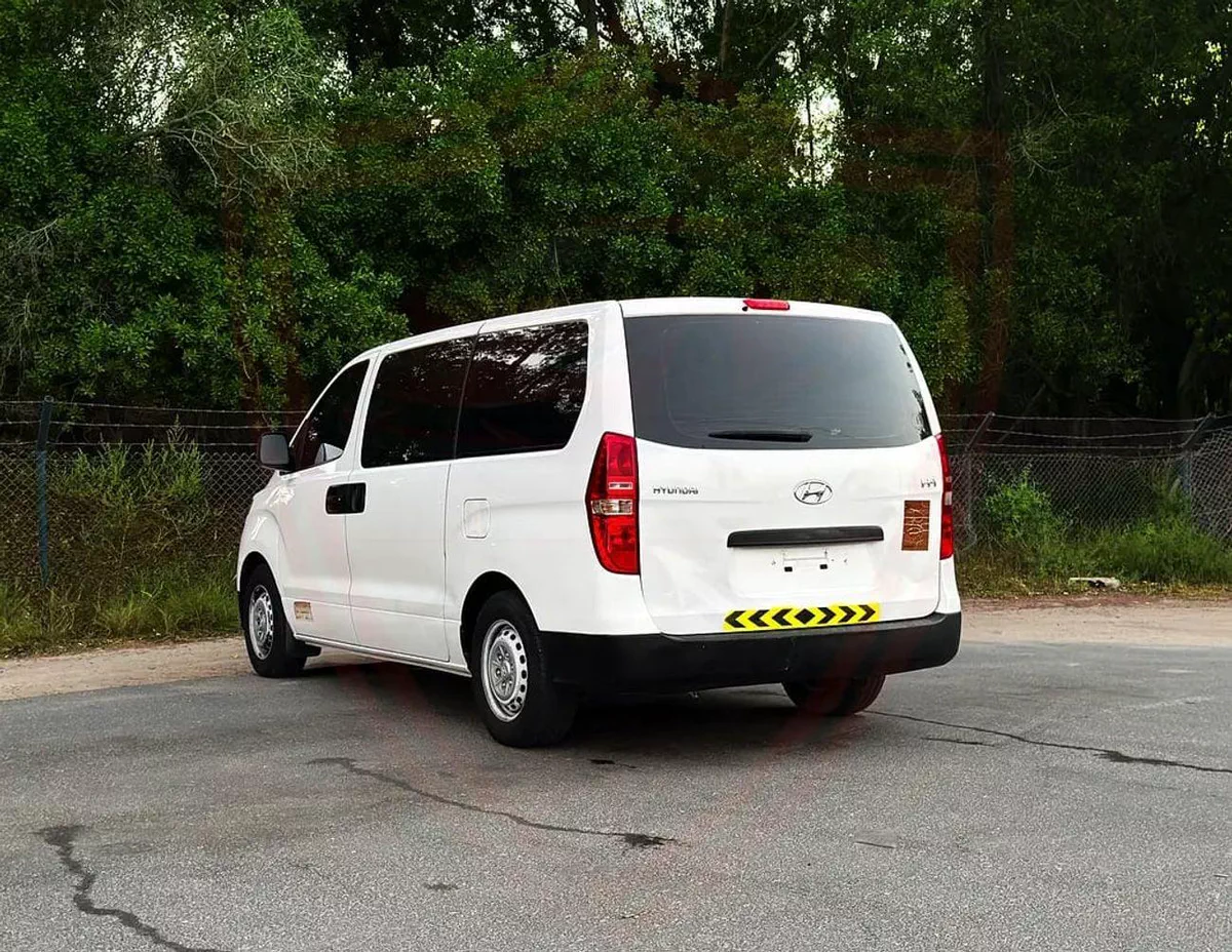 Hyundai H-1 GL 2.4L V4 | GCC Specs | Accident-Free | Excellent Condition | 907/Month-4-0