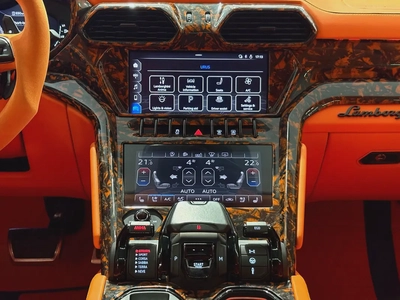 AED 12,780 P.M | 0% DOWN PAYMENT | LAMBORGHINI URUS MANSORY VENATUS EVO S P900 | 4.0L TWIN-TURBO V8-17