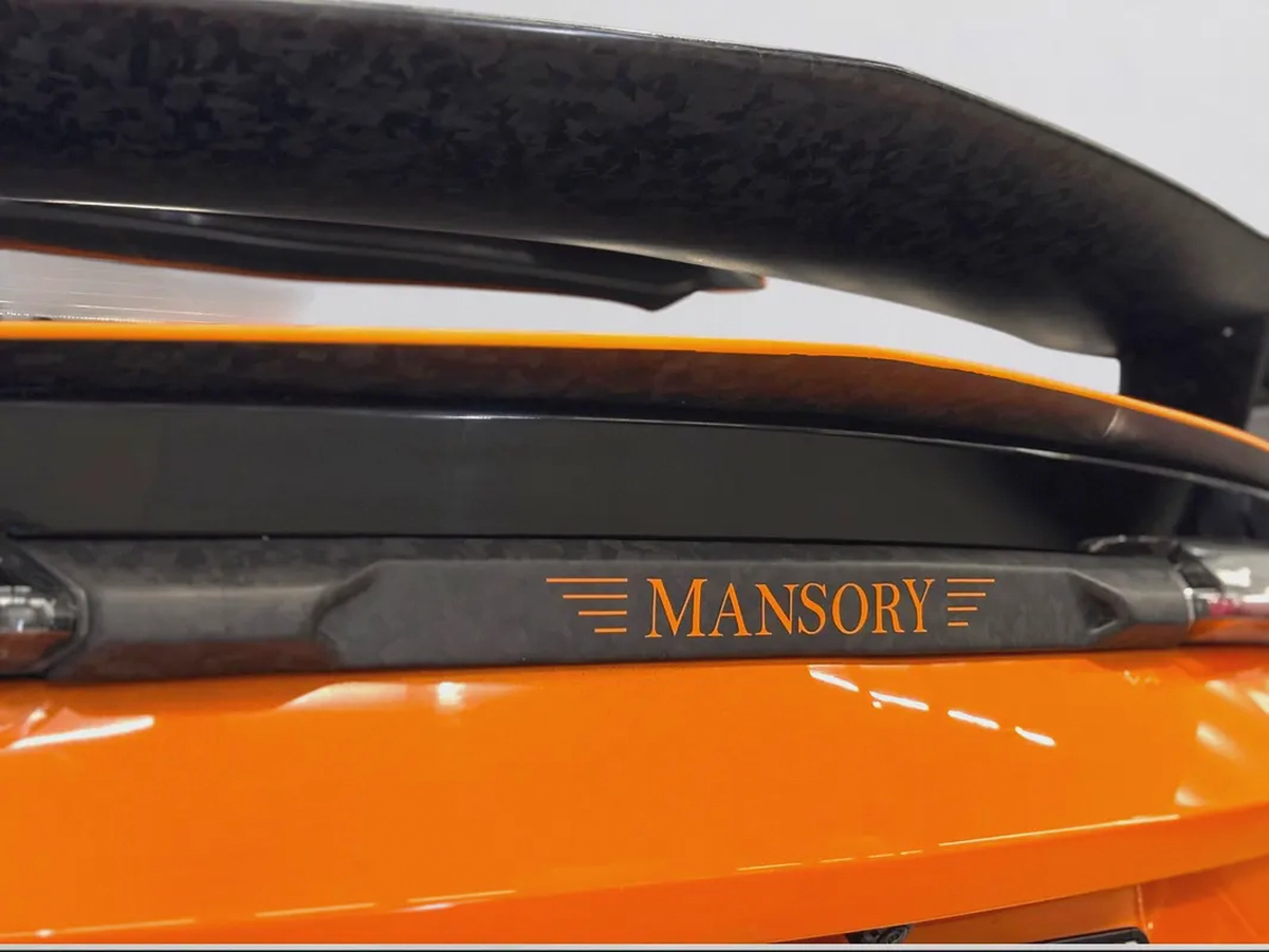 AED 12,780 P.M | 0% DOWN PAYMENT | LAMBORGHINI URUS MANSORY VENATUS EVO S P900 | 4.0L TWIN-TURBO V8
