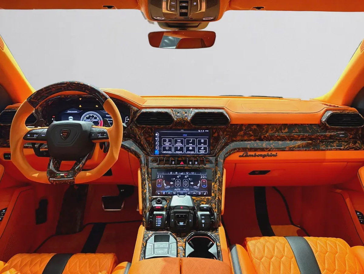AED 12,780 P.M | 0% DOWN PAYMENT | LAMBORGHINI URUS MANSORY VENATUS EVO S P900 | 4.0L TWIN-TURBO V8