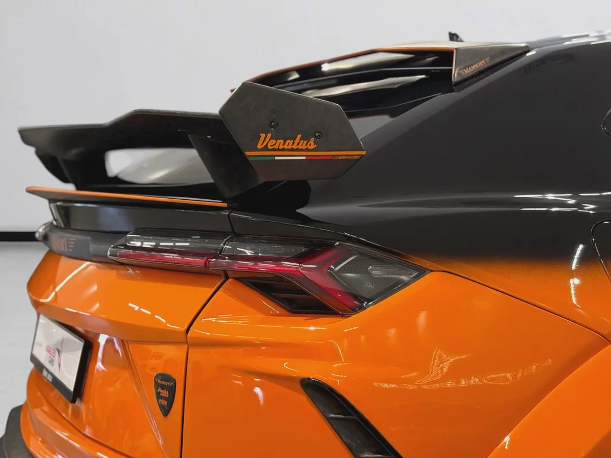 AED 12,780 P.M | 0% DOWN PAYMENT | LAMBORGHINI URUS MANSORY VENATUS EVO S P900 | 4.0L TWIN-TURBO V8