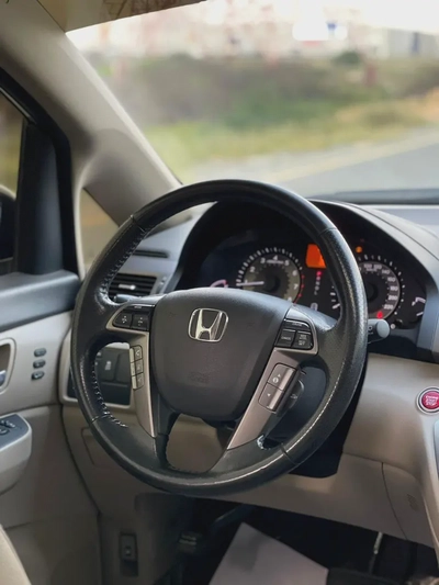 Honda Odyssey Touring 2015 GCC Specs - Family Van-12