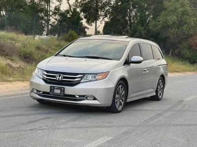 Honda Odyssey Touring 2015 GCC Specs - Family Van-1