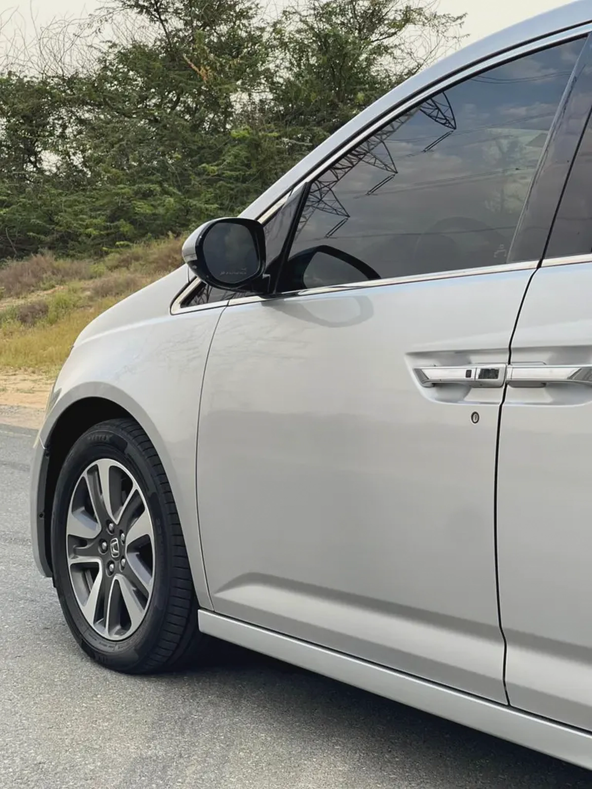 Honda Odyssey Touring 2015 GCC Specs - Family Van