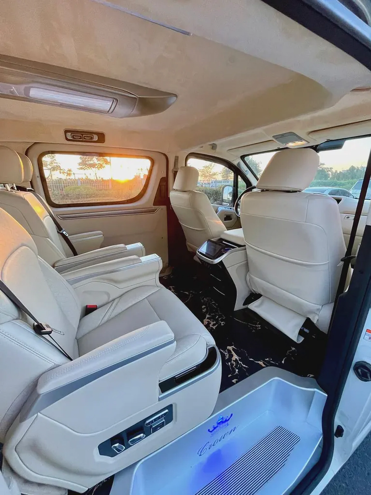Toyota HiAce 2023 export only VIP SEATS-10-10