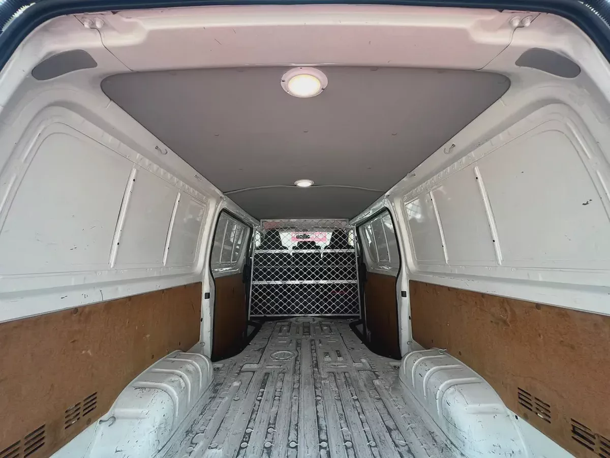 2016 Toyota Hiace | Van | Manual | GCC | Ref#1118-10-10