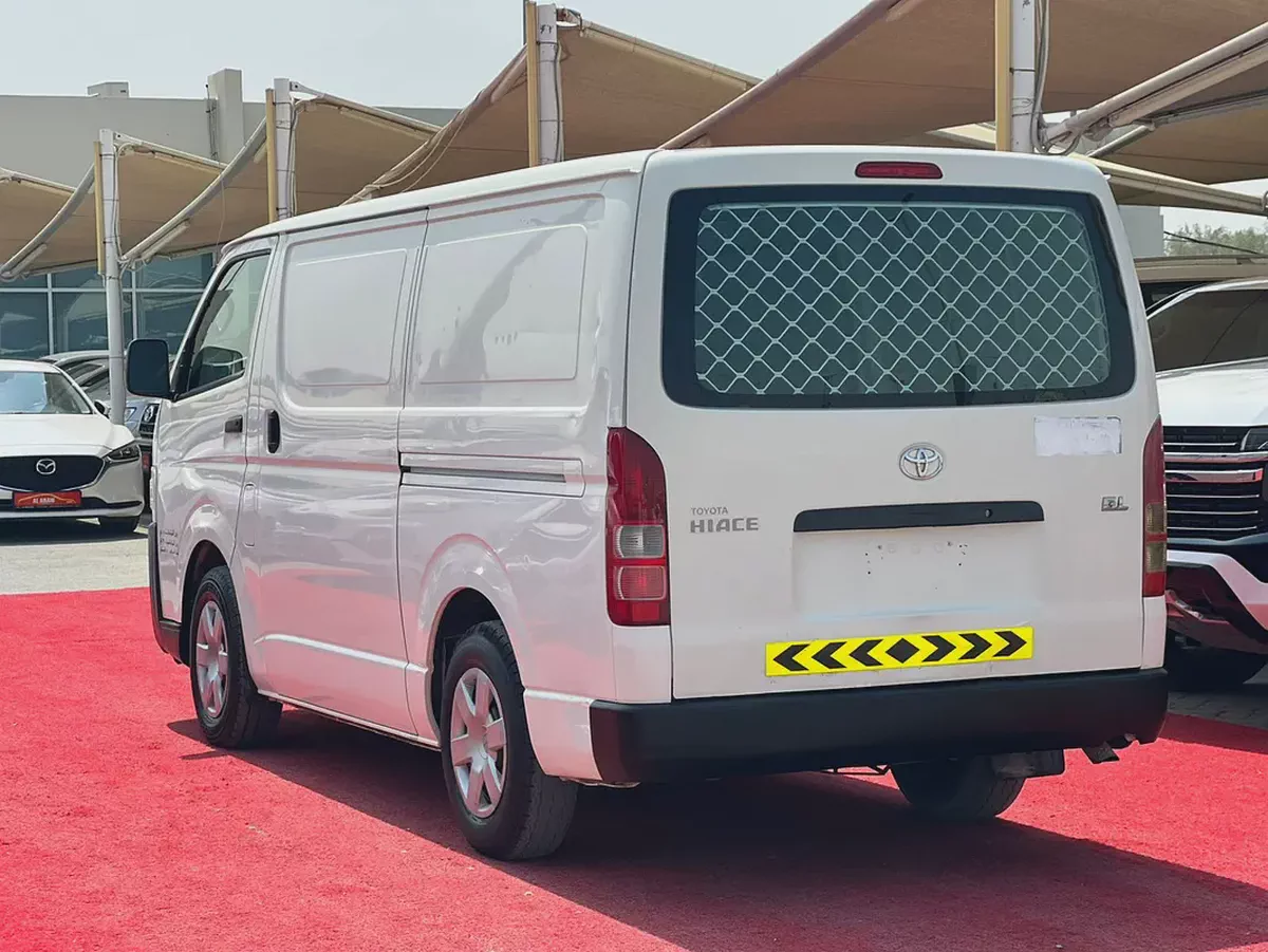 2016 Toyota Hiace | Van | Manual | GCC | Ref#1118-3-3