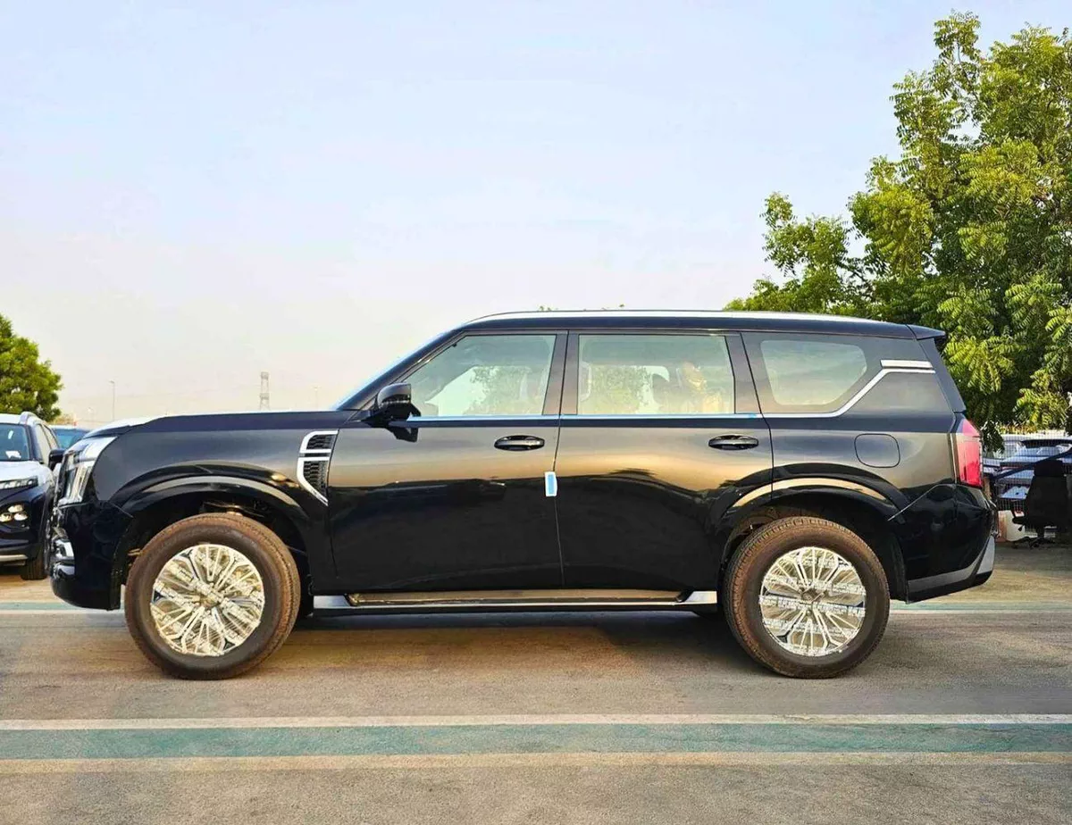 Nissan Patrol NISSAN PATROL SE PLATINUM || FULL OPTION | PETROL AT 3.8L V6 4WD (CODE # NPSEP) PLATINUM BLACK 2026-3-0