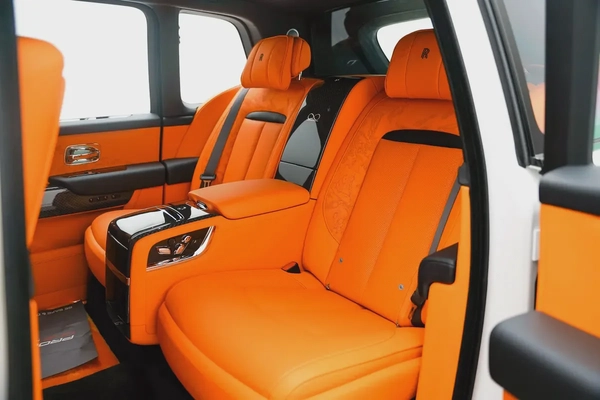 2026 ROLLS-ROYCE CULLINAN BLACK BADGE WITH WARRANTY AND SERVICE CONTRACT