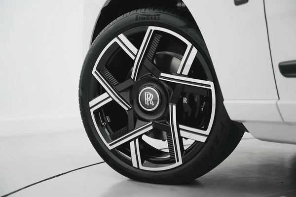 2026 ROLLS-ROYCE CULLINAN BLACK BADGE WITH WARRANTY AND SERVICE CONTRACT