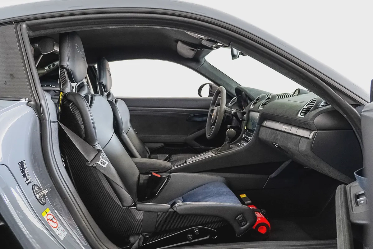 12,058 AED / 60 months | 0% DP | 2022 Porsche Cayman GT4 RS Weissach / Porsche Warranty-7-7