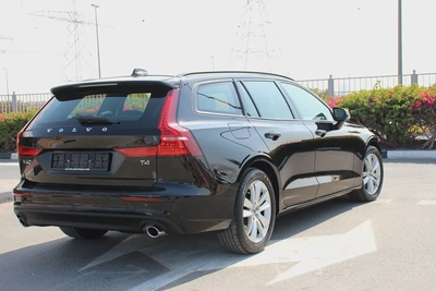 Volvo V60 (wagon) 2021 GCC! Full-service history! Perfect condition!-5