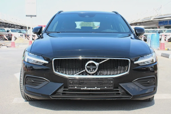 Volvo V60 (wagon) 2021 GCC! Full-service history! Perfect condition!